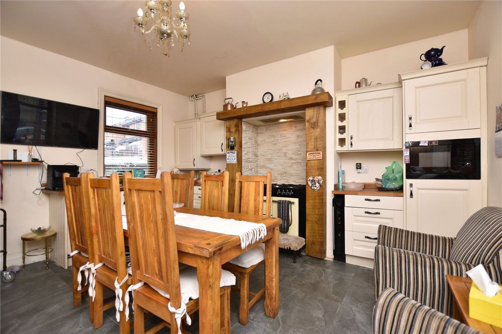 Property photo 3 of 11 Picture No. 12