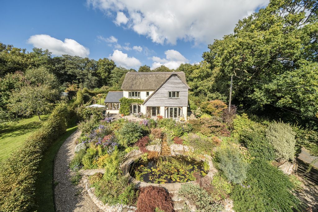 Property photo 1 of 39 .