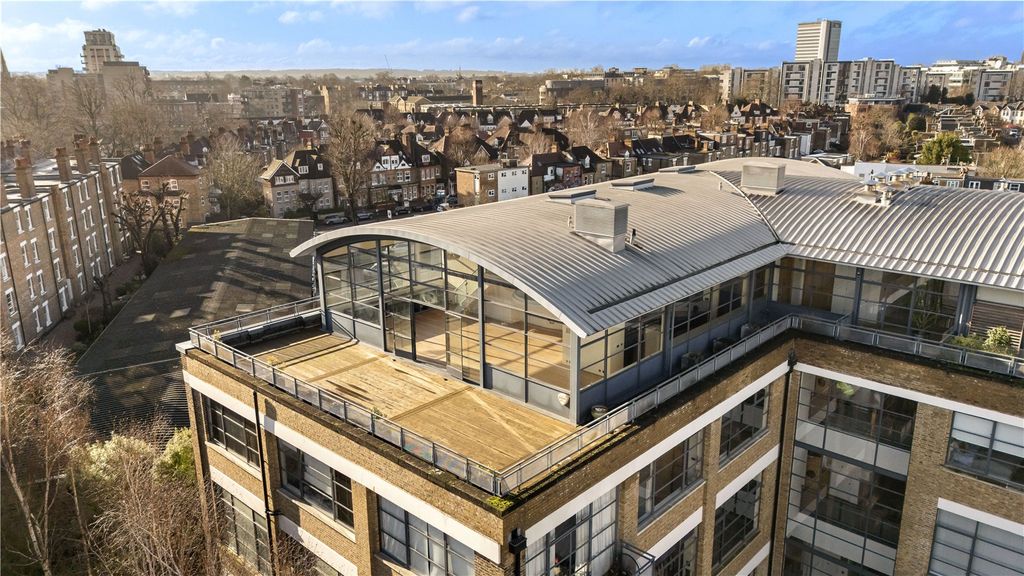 Property photo 1 of 22 Exterior