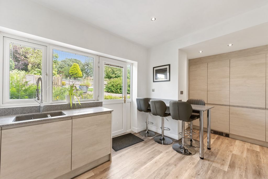 Property photo 3 of 63 4298185