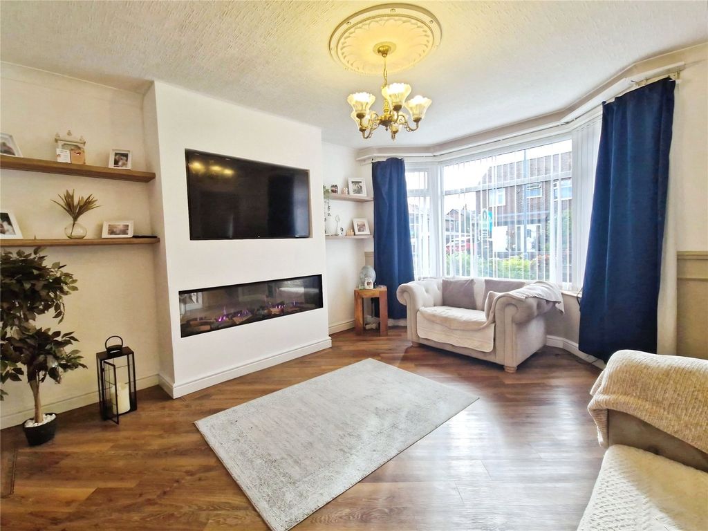 Property photo 2 of 21 Picture No. 15