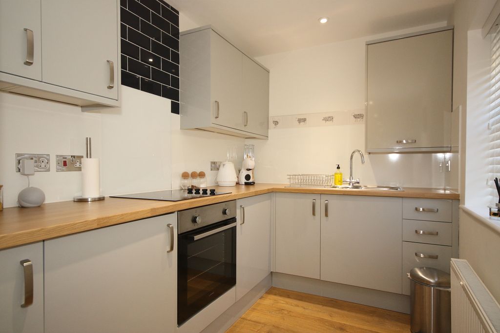 Property photo 3 of 5 Kitchen