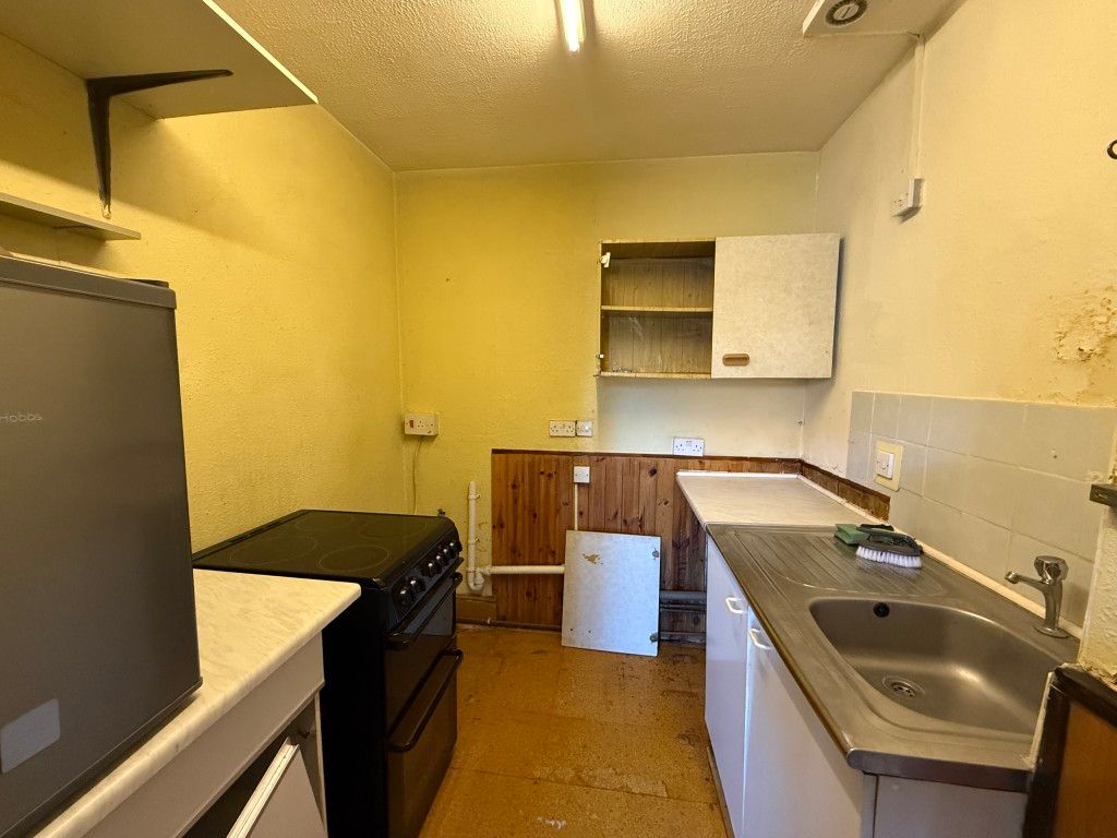 Property photo 3 of 5 Kitchen With Units And Appliances
