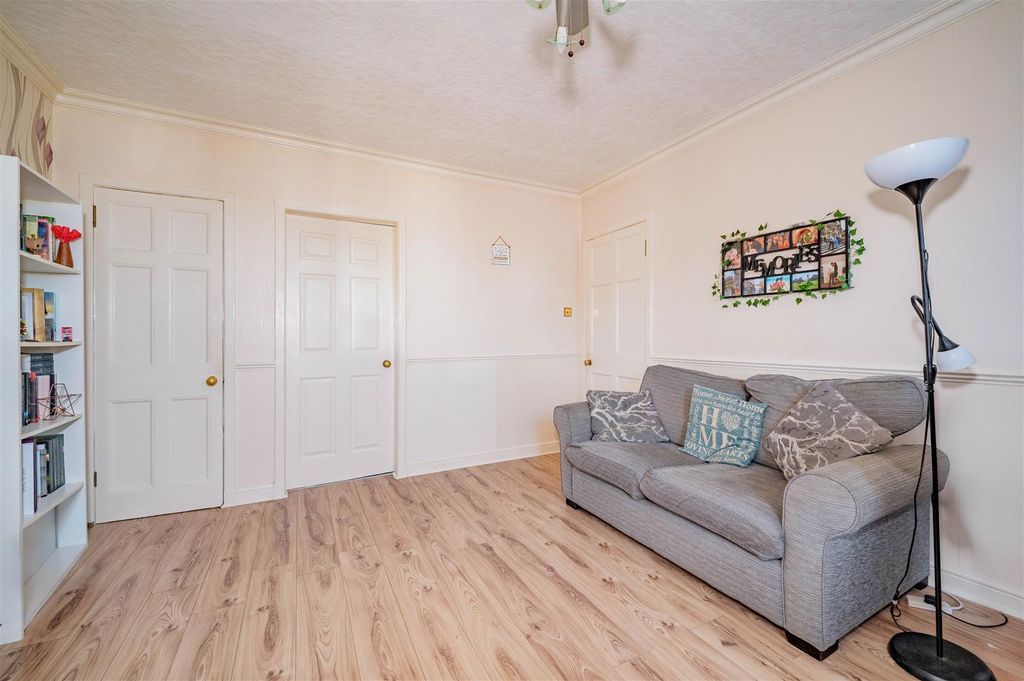 Property photo 3 of 15 82 Mortimer Street Dundee-11.Jpg