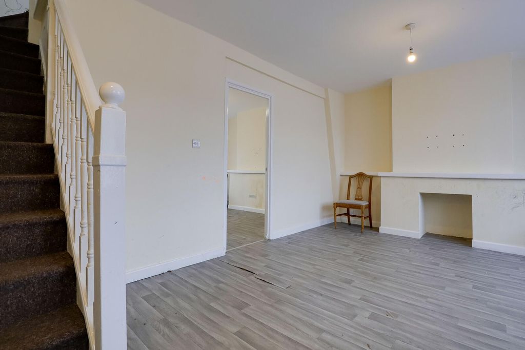 Property photo 2 of 20 Reception Room