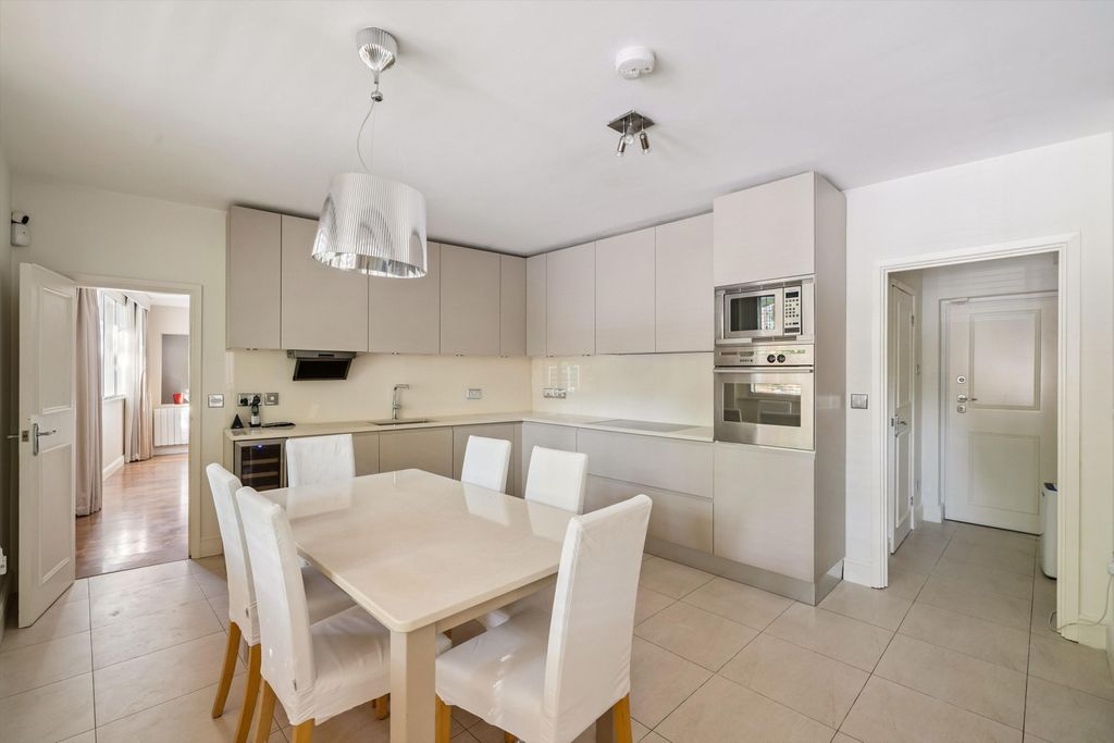 Property photo 2 of 15 Image