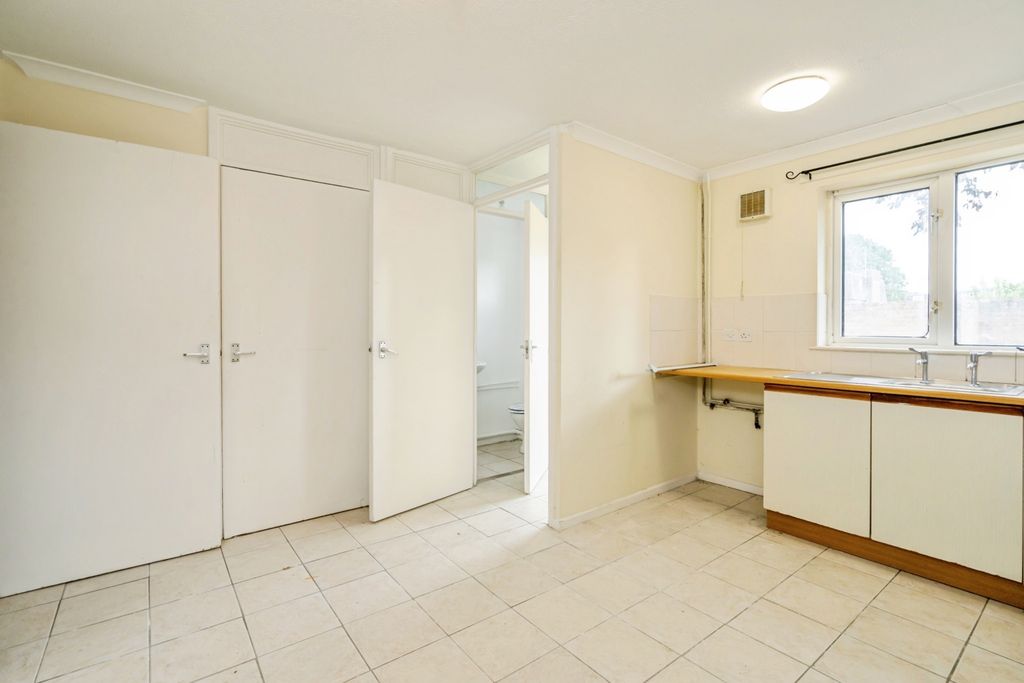 Property photo 3 of 13 Pbox-Img.Jpg