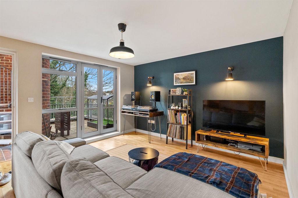 Property photo 3 of 23 Reception