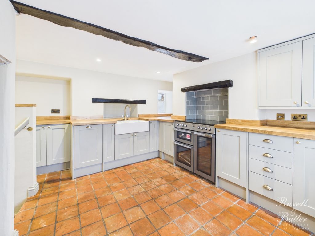 Property photo 3 of 16 Cam02127G0-Pr0453-Still004