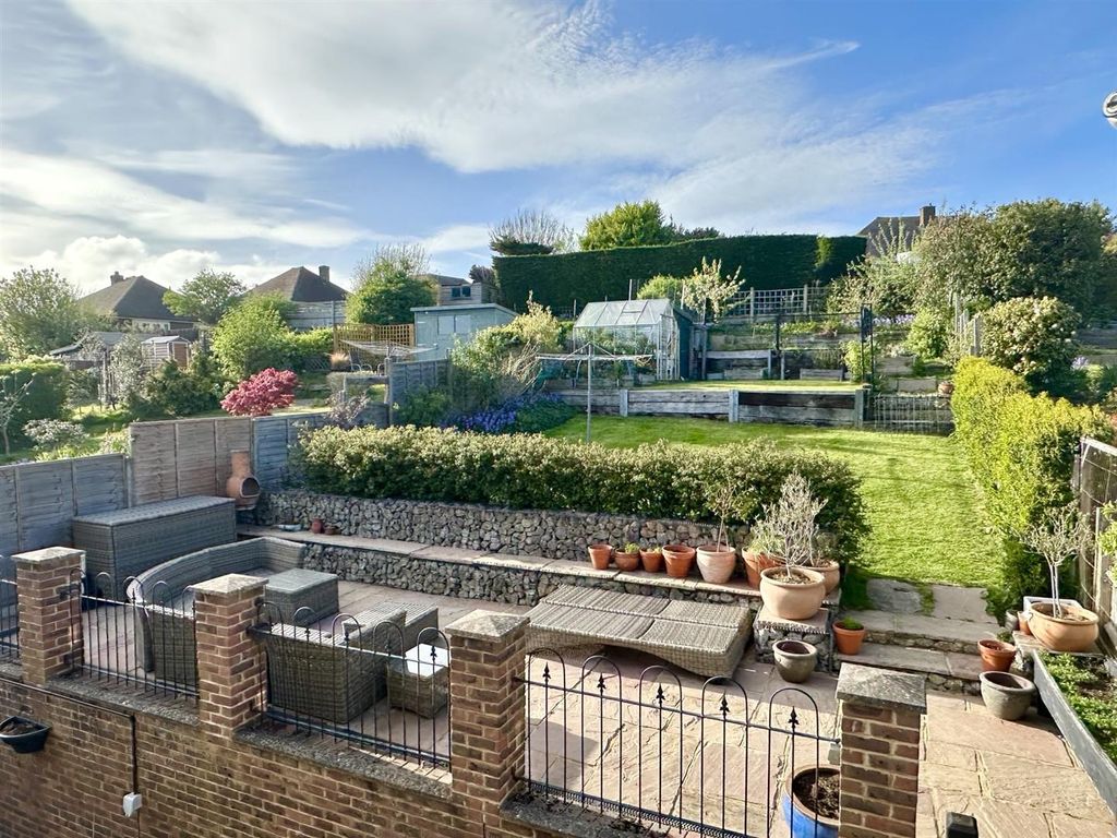 Property photo 2 of 29