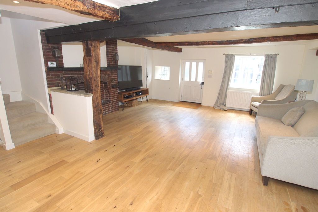 Property photo 3 of 11 Photograph 8