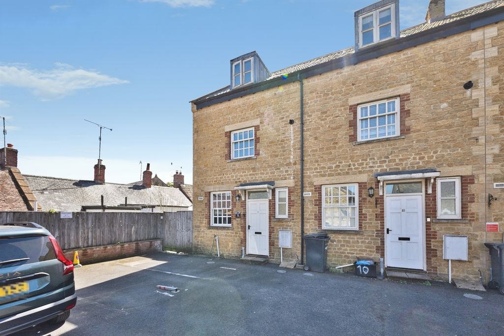 Property photo 1 of 22