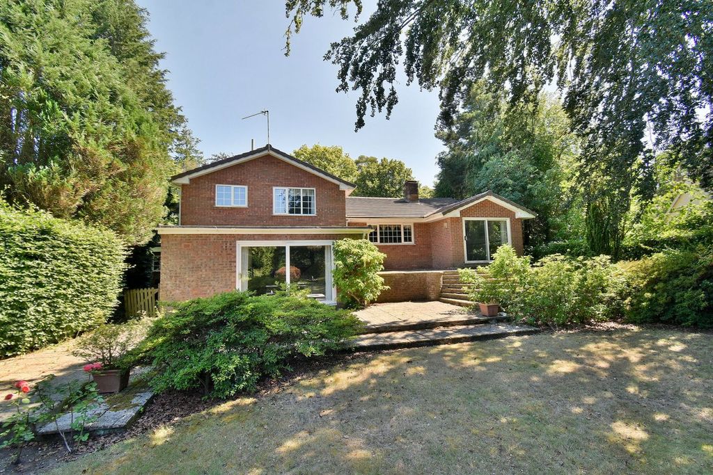 Property photo 2 of 27