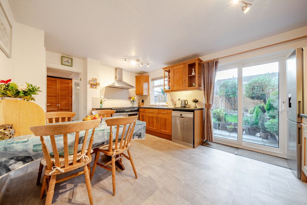 Property photo 2 of 31 1408541-23-698A0A40B1c21