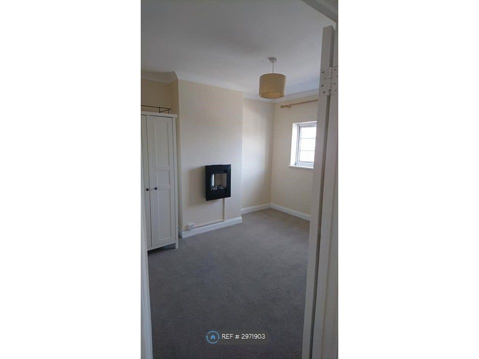 Property photo 2 of 7 Bedroom 1
