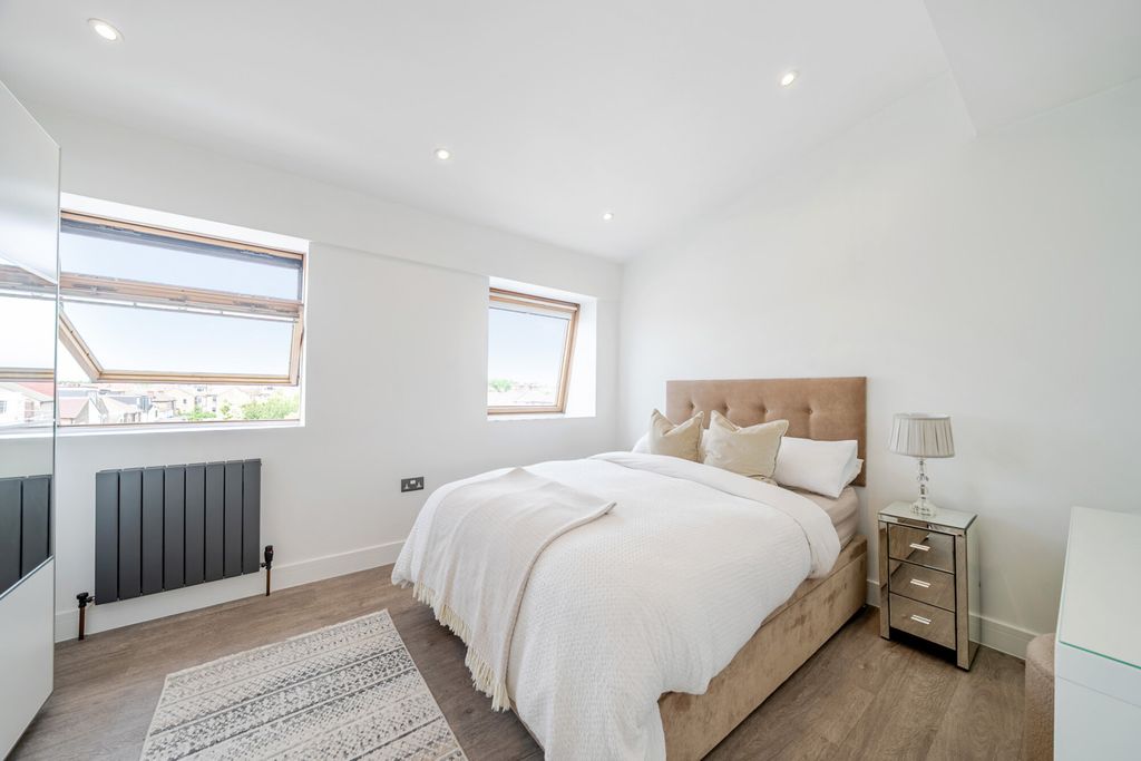 Property photo 2 of 12 1478167-1-6A2Ffe3...
