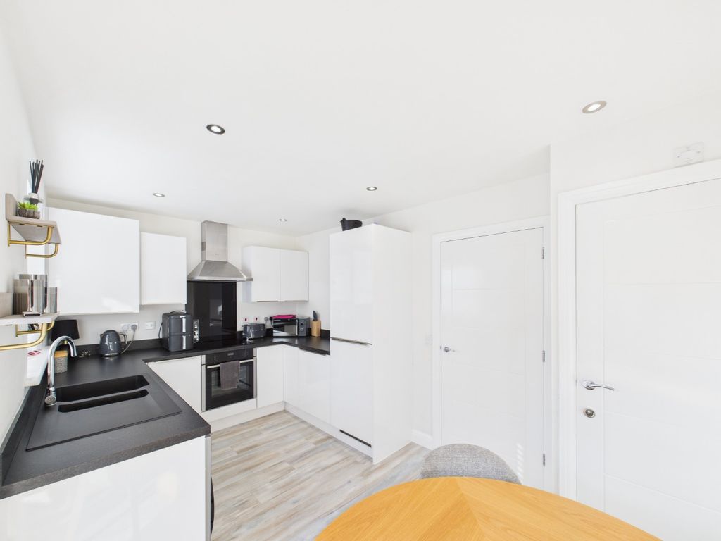 Property photo 2 of 14 4623655