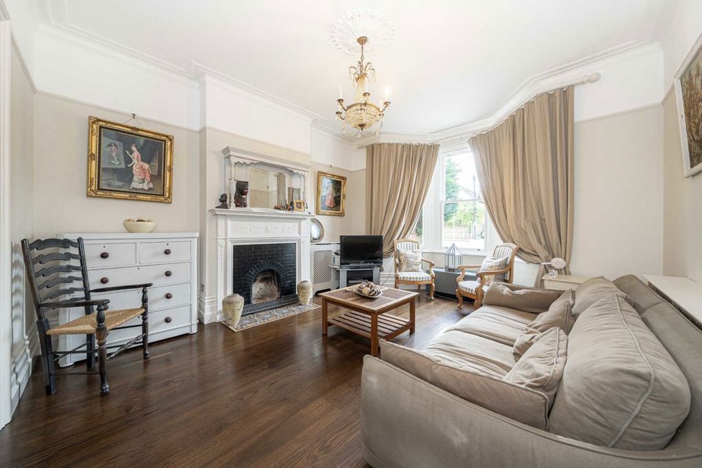 Additional image 4 of 6 bed property for saleUxbridge Road, Hampton TW12