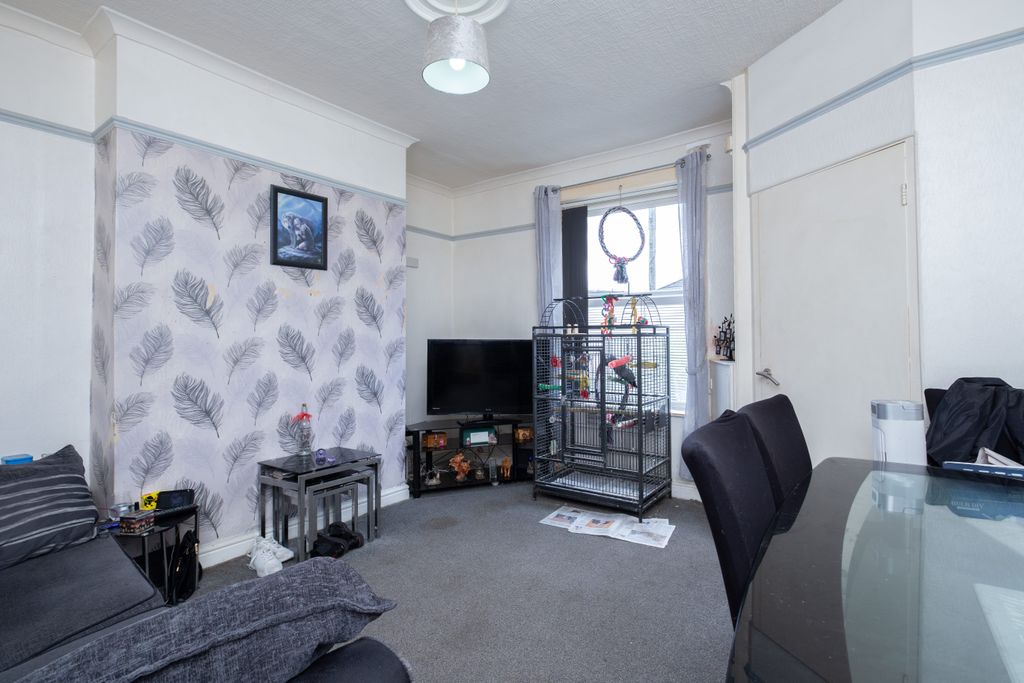 Property photo 2 of 22