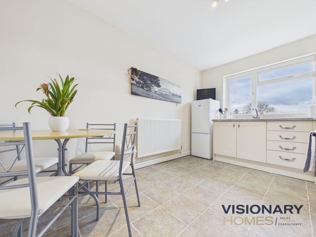 Property photo 2 of 13 Cam03522G0-Pr0255-Still016