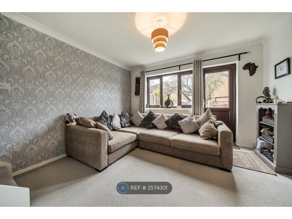 Property photo 1 of 15 Lounge View 1
