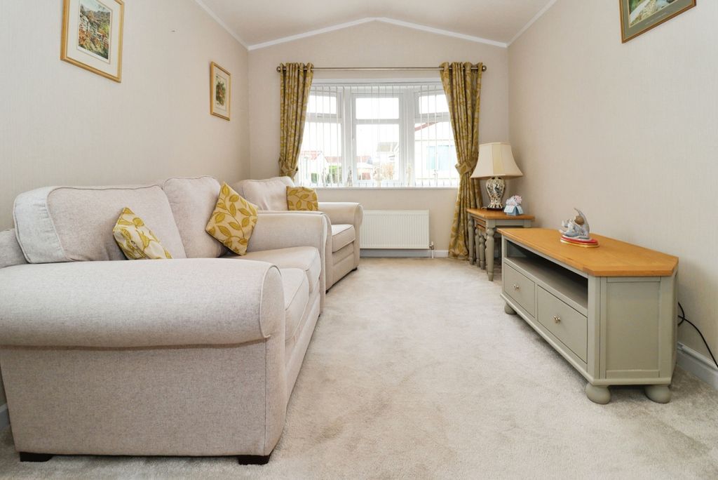 Property photo 3 of 19 Picture 3