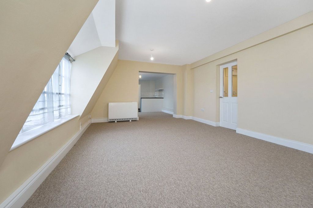 Property photo 2 of 18 Picture No. 09