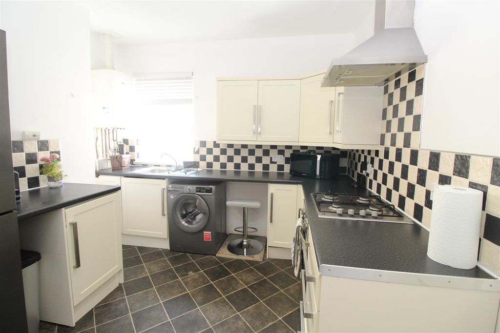 Property photo 2 of 17 Img_2285.Jpg