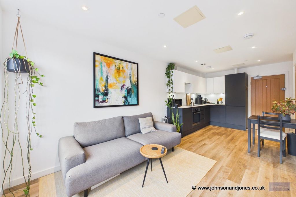 Property photo 2 of 7 2 Reception.Jpg