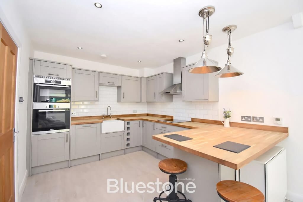 Property photo 2 of 26