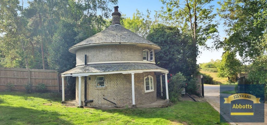 Property photo 1 of 2