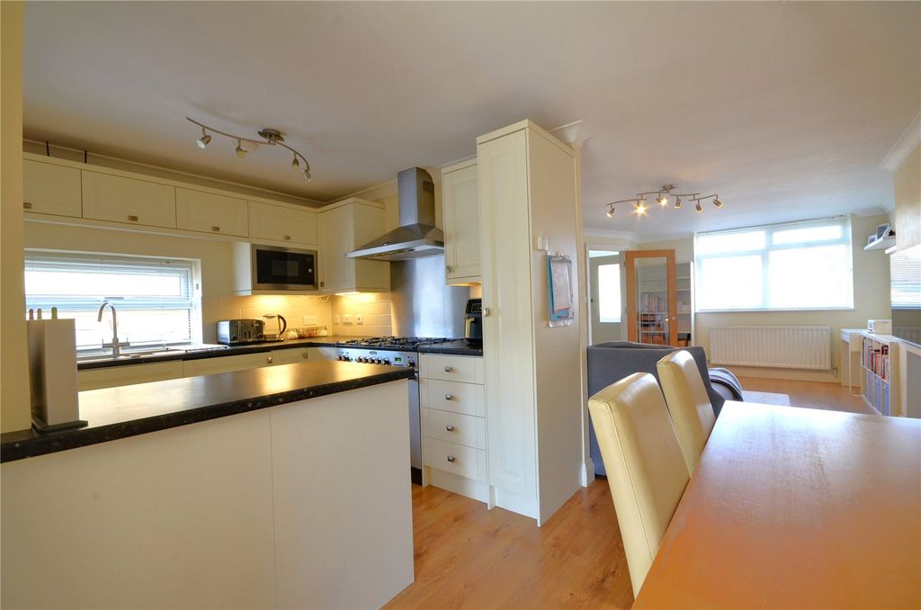 Property photo 1 of 19 Kitchen/Dining