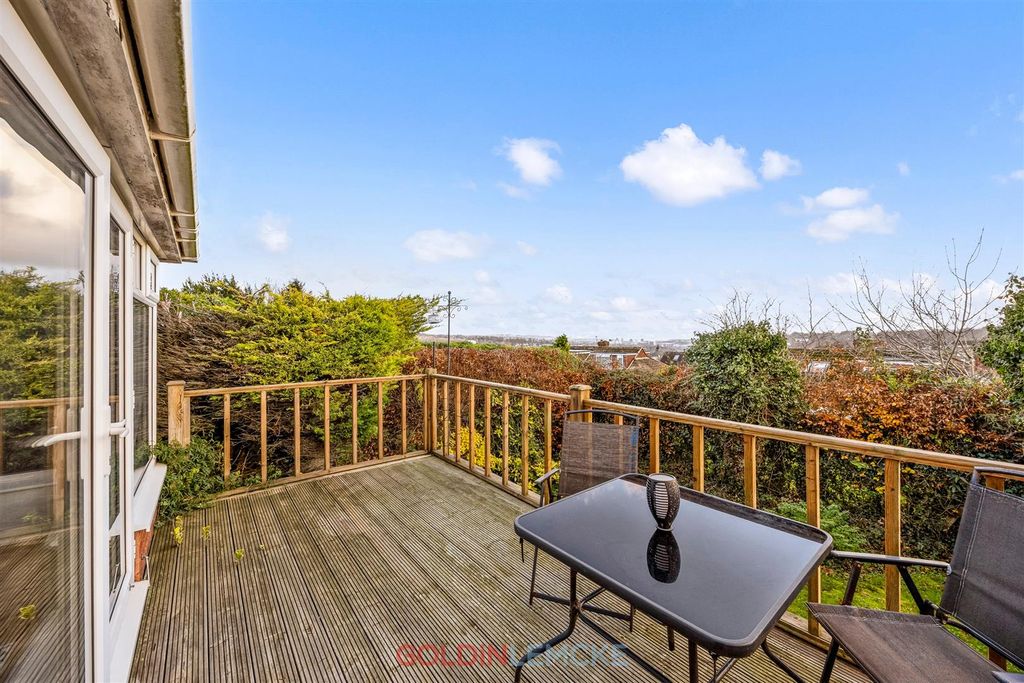 Property photo 1 of 18 Terrace