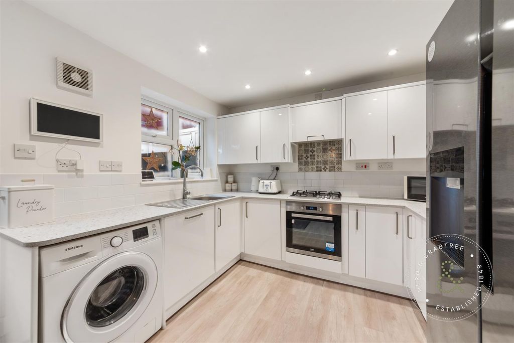 Property photo 3 of 36 Beckgrove-Close-06.Jpg