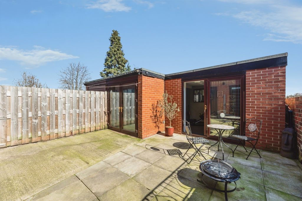 Property photo 2 of 17