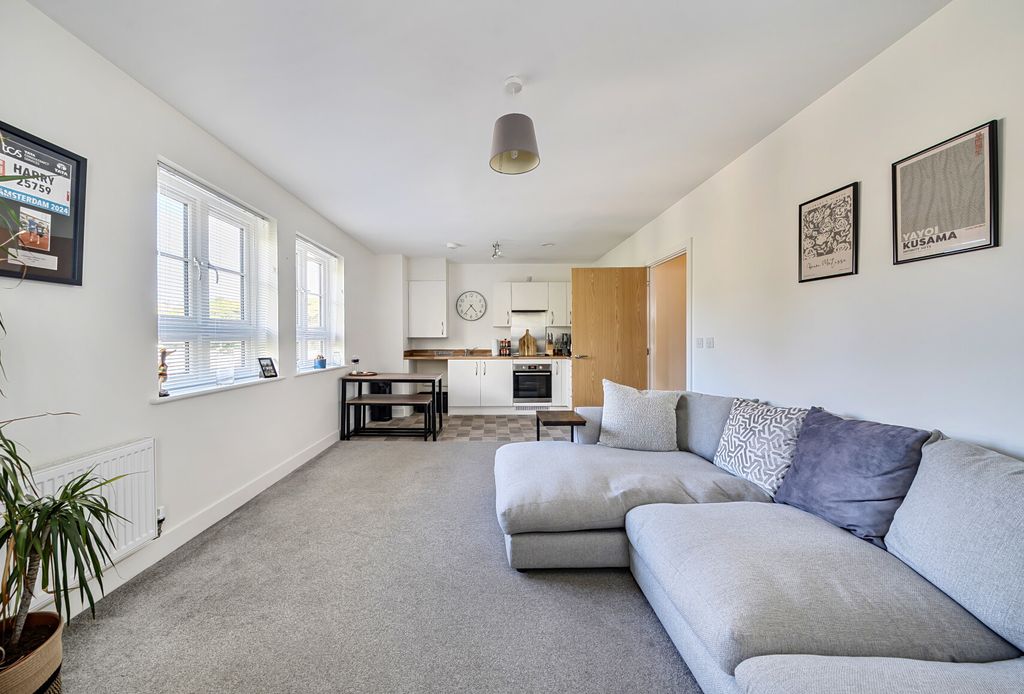 Property photo 3 of 19 1354807-18-68c442...