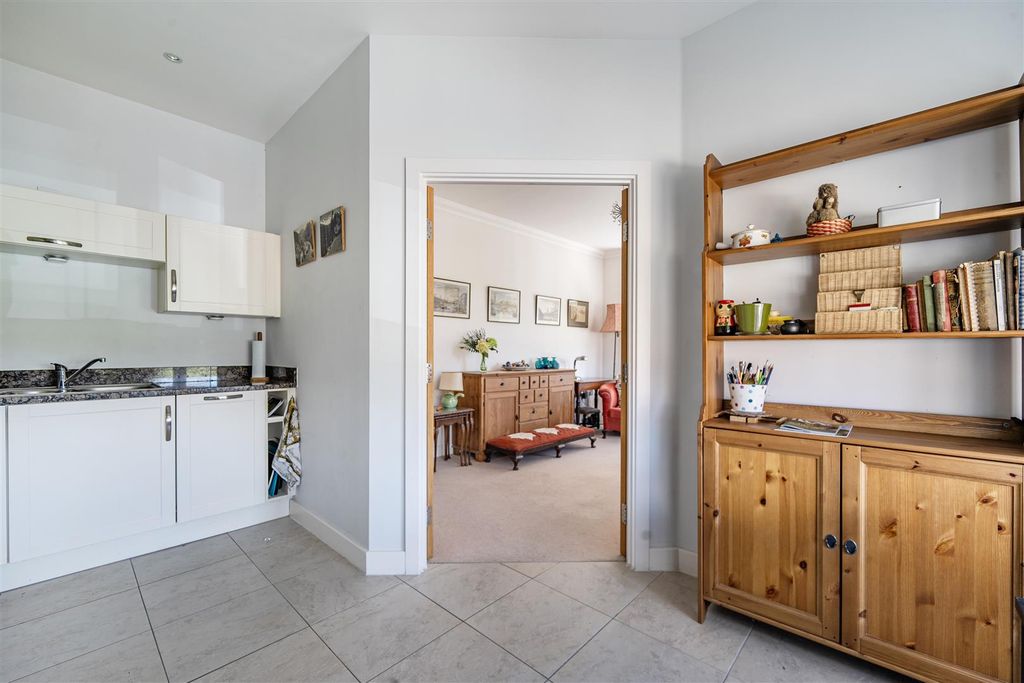 Additional image 9 of 2 bed flat for saleKing George's Drive, Liphook GU30