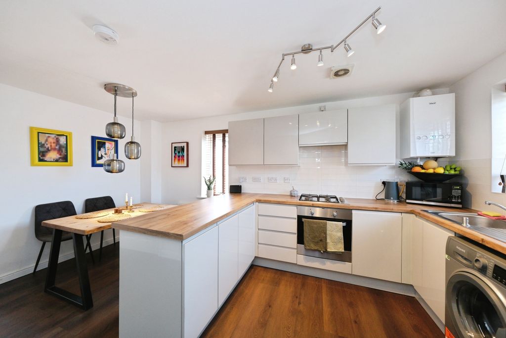 Property photo 3 of 20 Img_6761