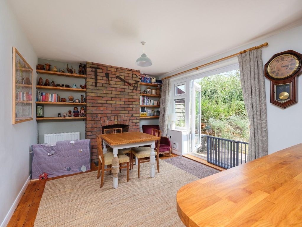 Property photo 3 of 32 Cnr51618.Jpg