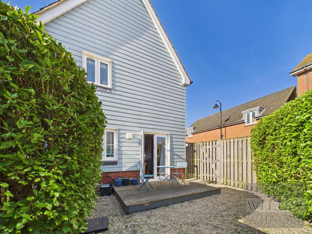 Property photo 2 of 20