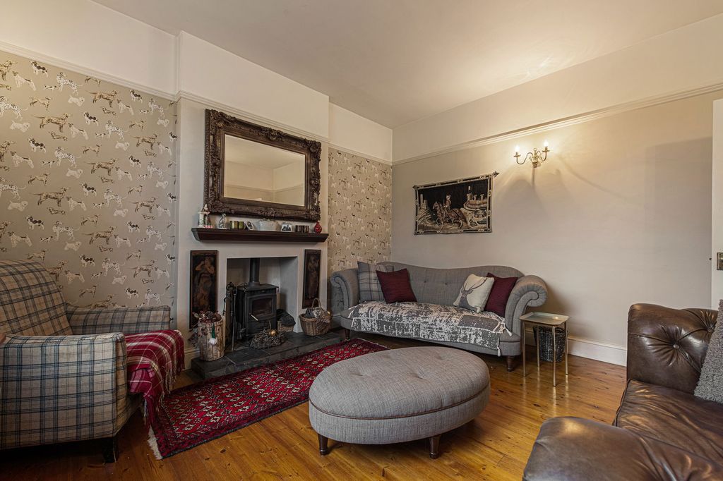 Property photo 3 of 24