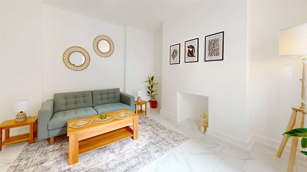 Property photo 1 of 11 Reception