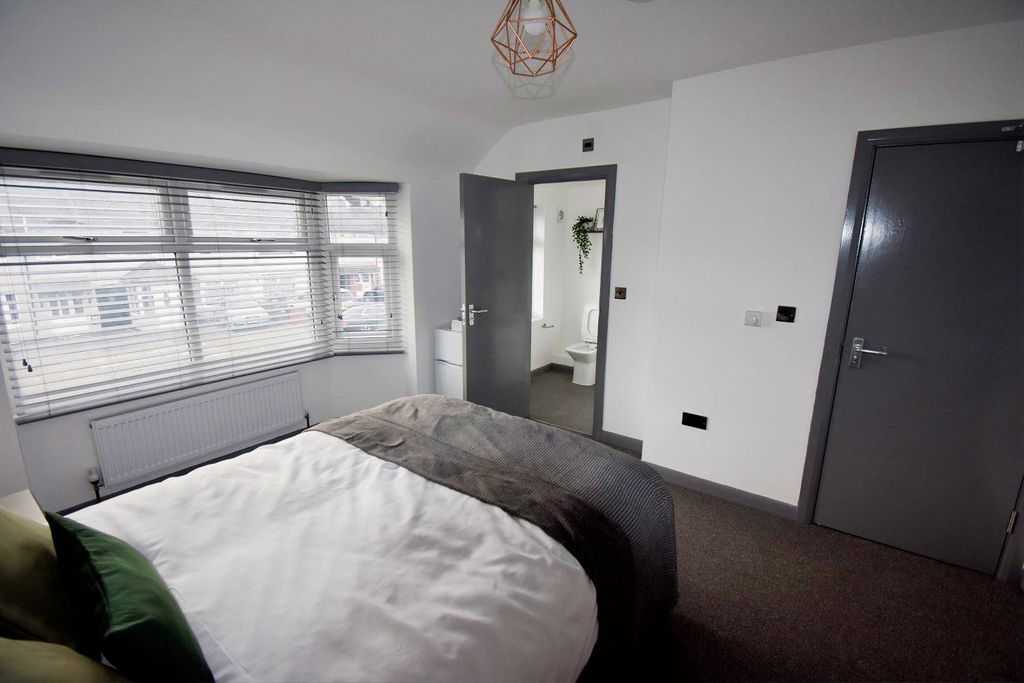 Property photo 2 of 6 Gallery