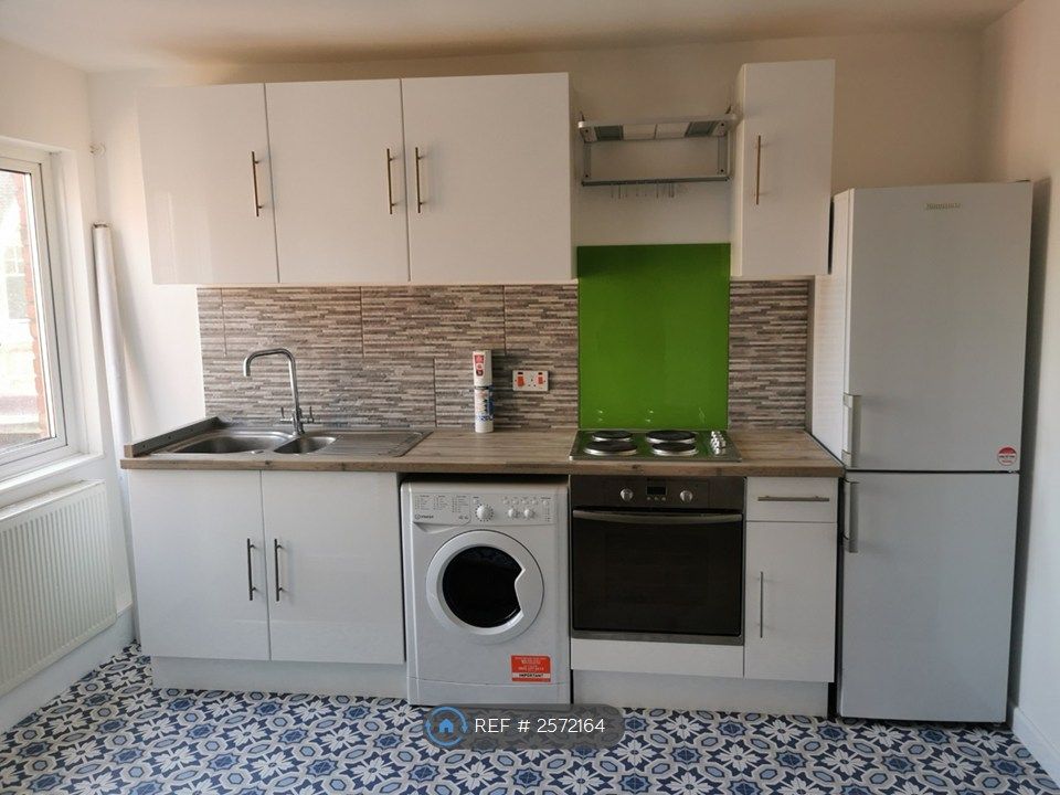 Property photo 2 of 12 Kitchen