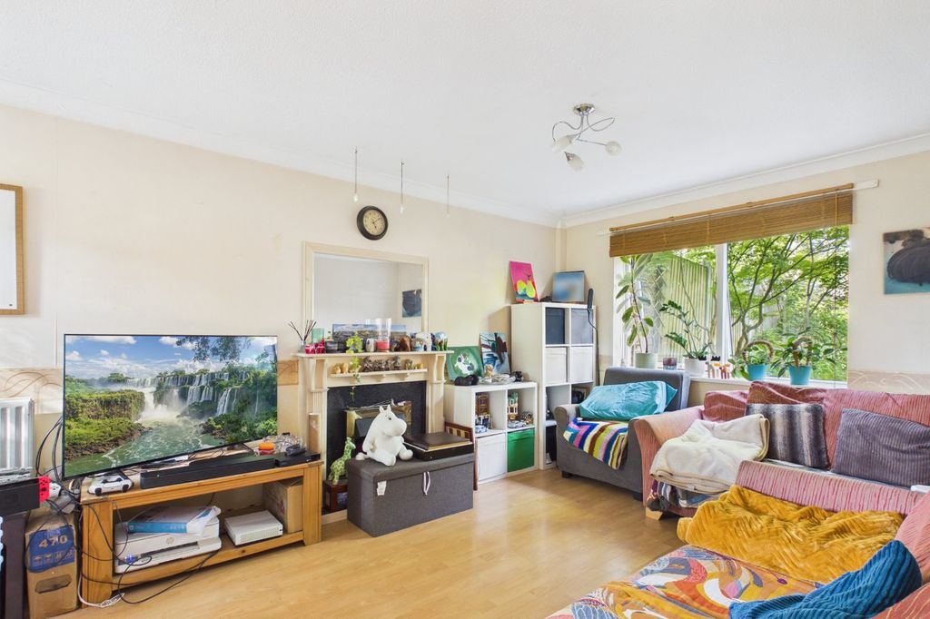 Property photo 3 of 8 Picture No. 06