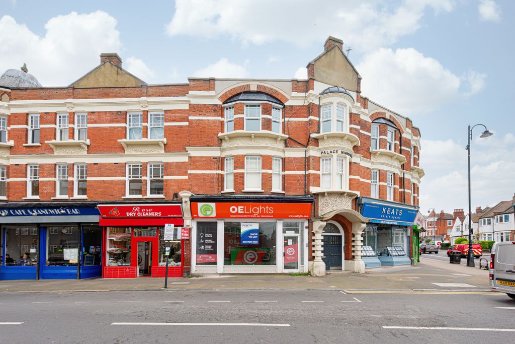 Property photo 1 of 7 Muswell Hill Broadway 516-008