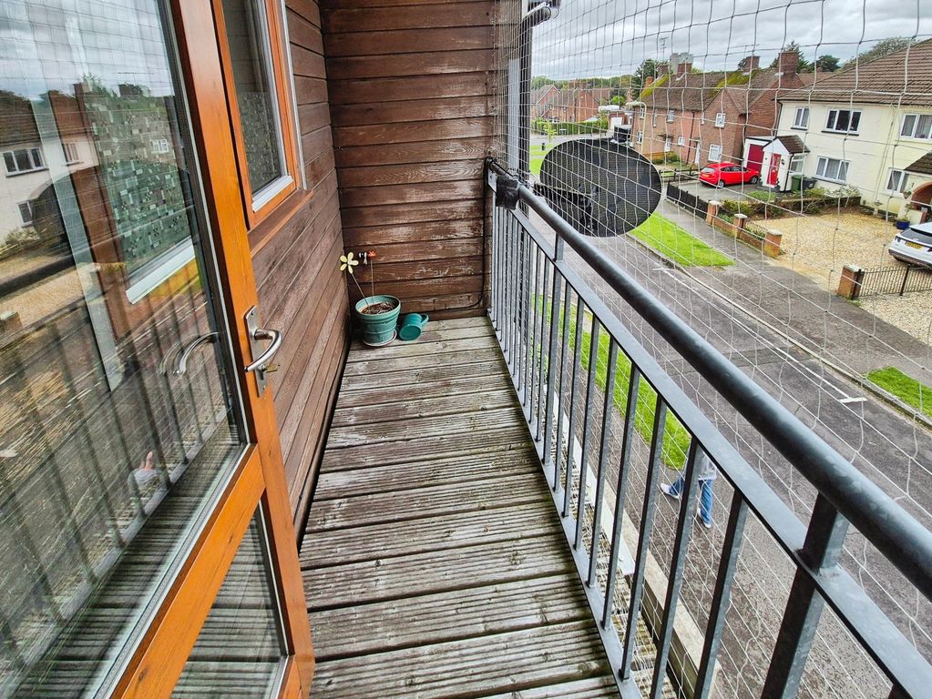 Property photo 3 of 9 Balcony