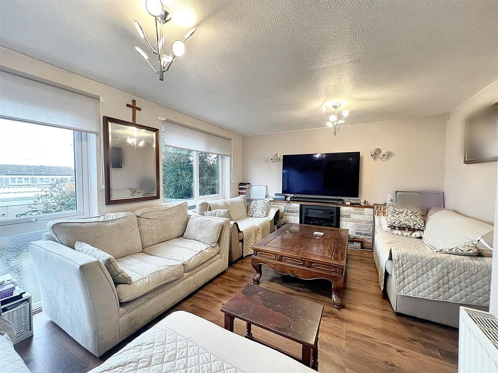 Property photo 3 of 14 Img_0821_Blurred.Jpg