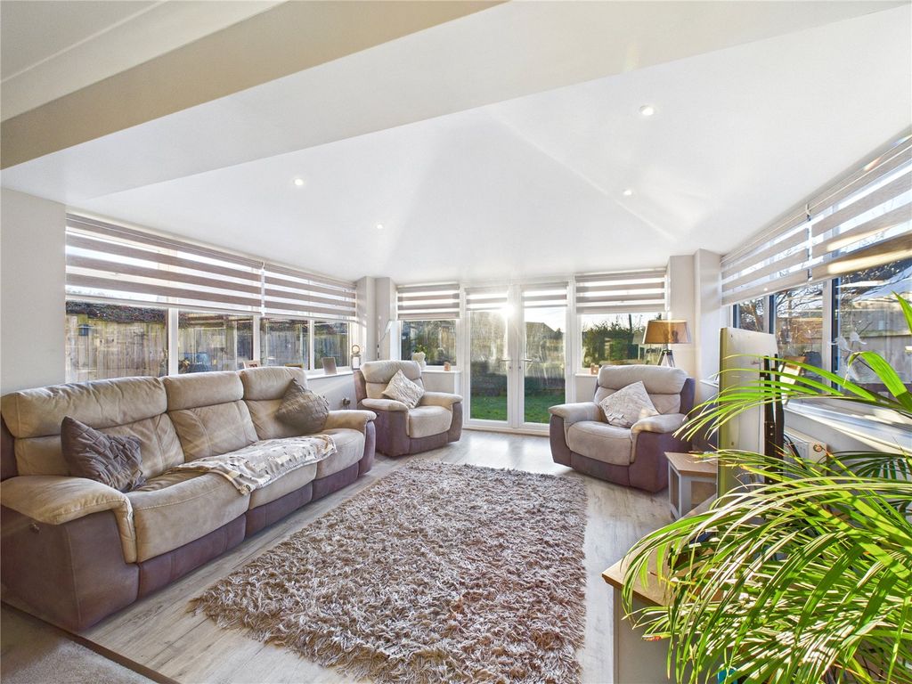 Property photo 3 of 17 Picture No. 13