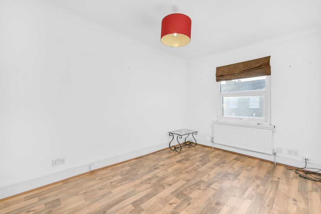 Property photo 3 of 6